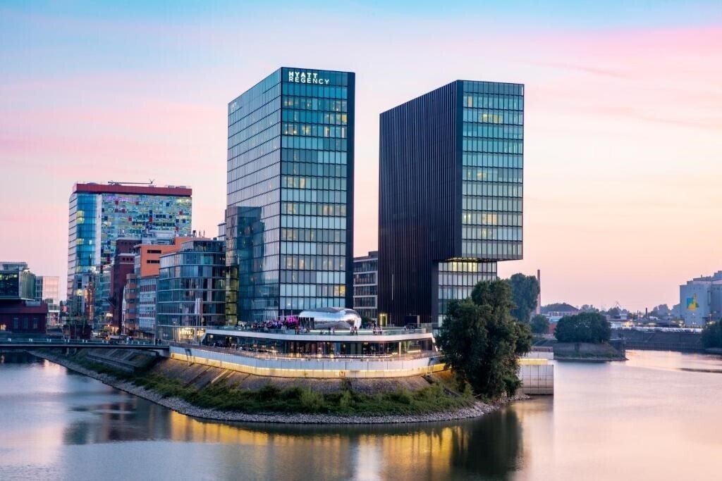 Готель Hyatt Regency Dusseldorf 5*