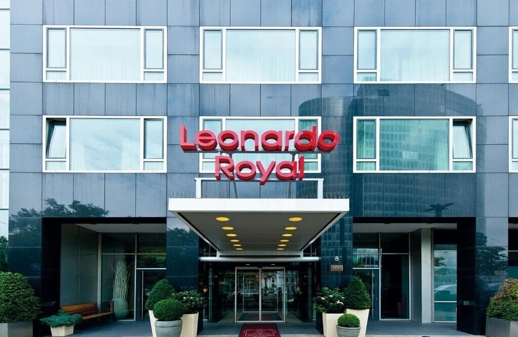 Отель Leonardo Royal Hotel Dusseldorf Konigsallee 4*