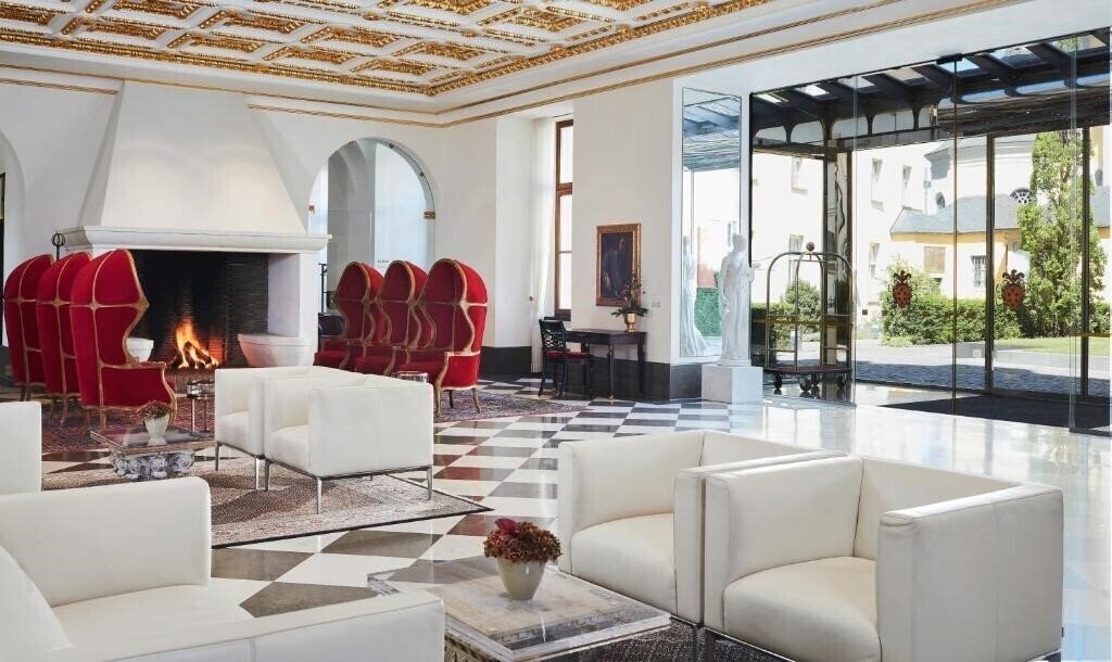 Готель Living Hotel de Medici 5*