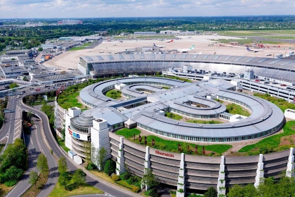 Фото Sheraton Dusseldorf Airport 4*