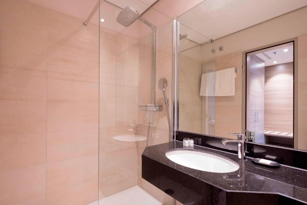 Изображение Sheraton Dusseldorf Airport 4*