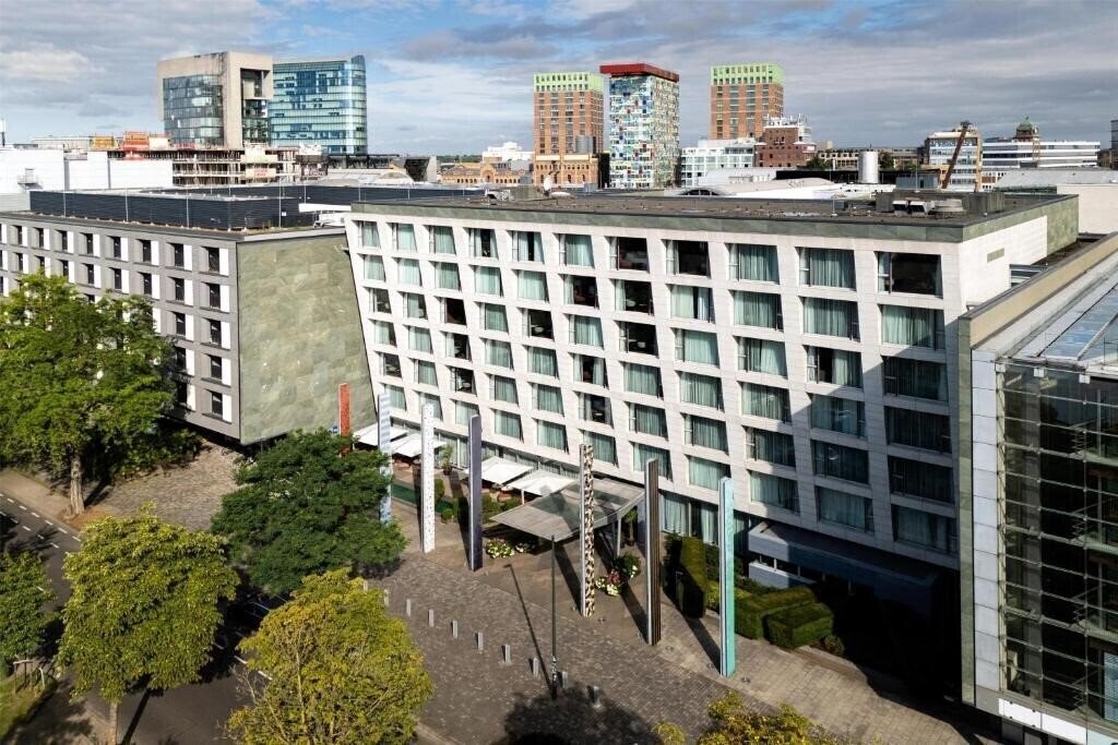 Готель Radisson Blu Media Harbour Hotel, Dusseldorf 4*