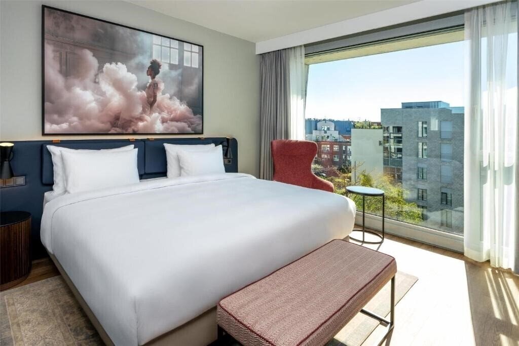 Фото Radisson Blu Media Harbour Hotel, Dusseldorf 4*