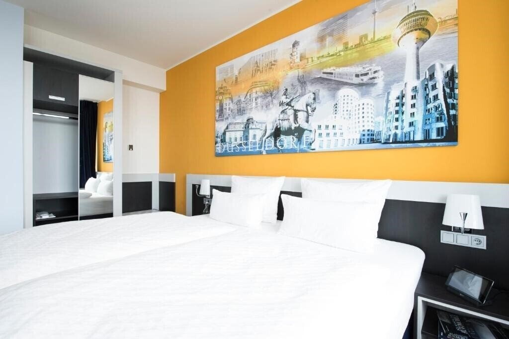 Фото Carathotel Dusseldorf City 4*
