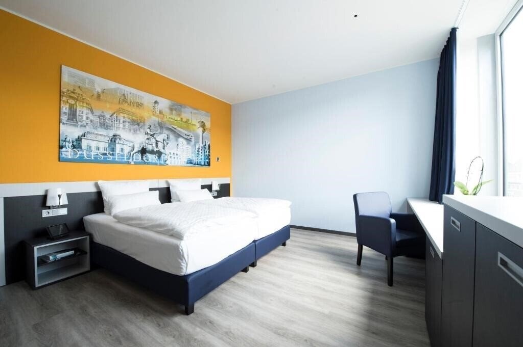 Фотографія Carathotel Dusseldorf City 4*