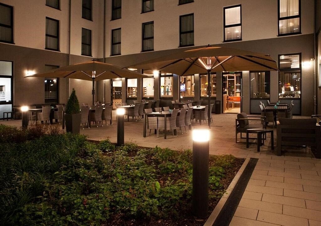Фотография Holiday Inn Express Dusseldorf Airport 4*