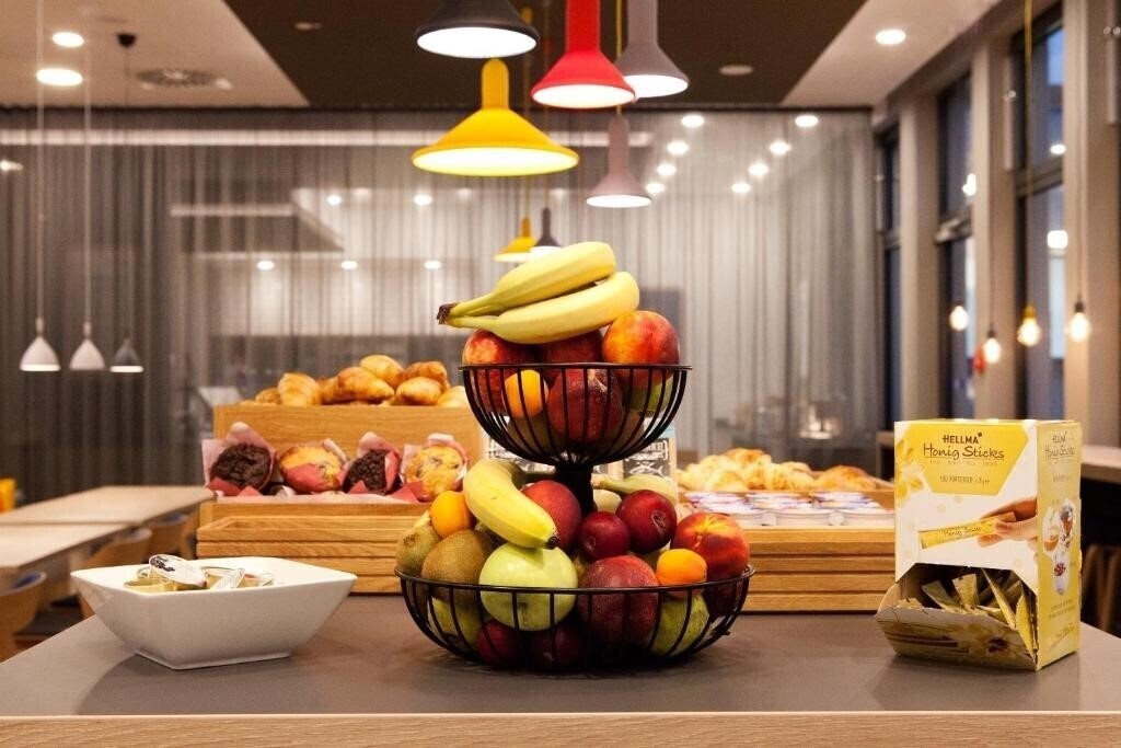Изображение Holiday Inn Express Dusseldorf Airport 4*