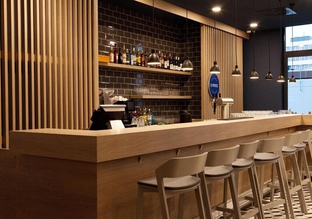 Картинка Holiday Inn Express Dusseldorf Airport 4*