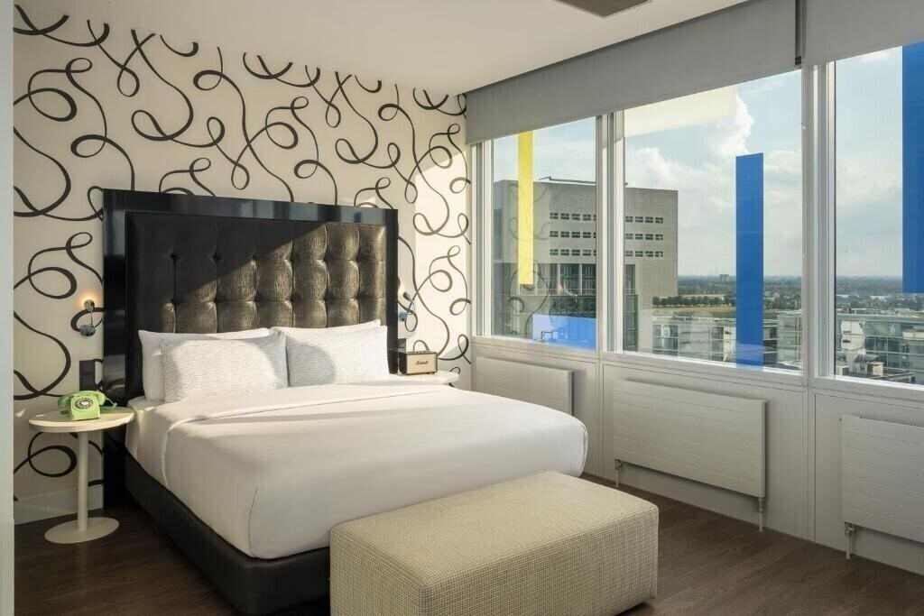 Отель Innside Dusseldorf Hafen 4*