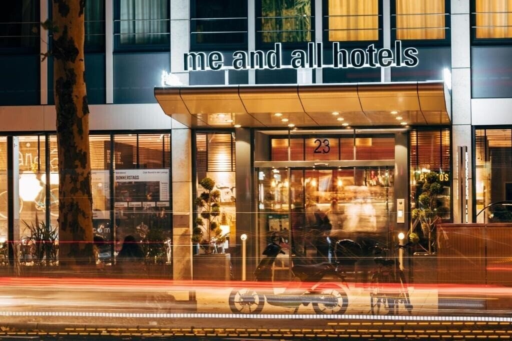 Отель Me And All Hotel Dusseldorf 4*