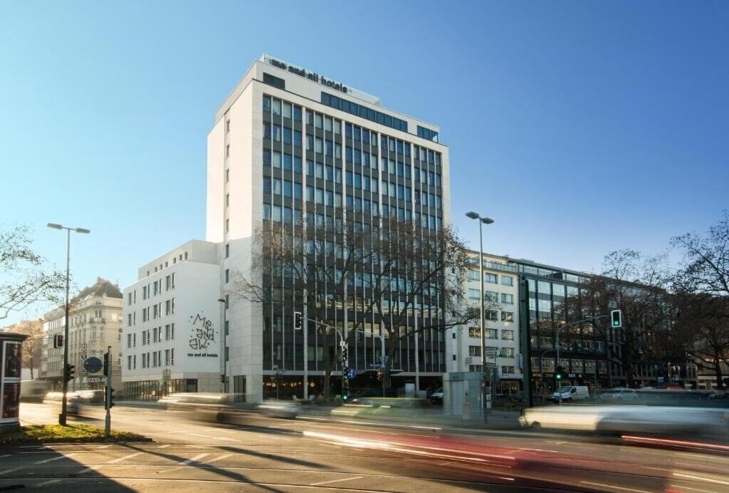 Фото Me And All Hotel Dusseldorf 4*