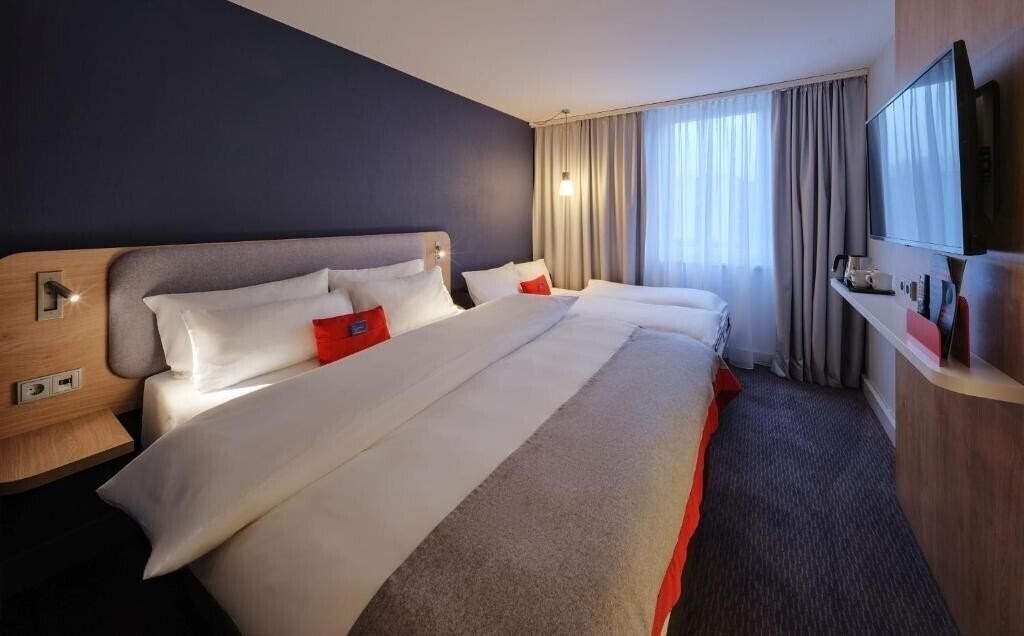 Изображение Holiday Inn Express Frankfurt Airport 3*