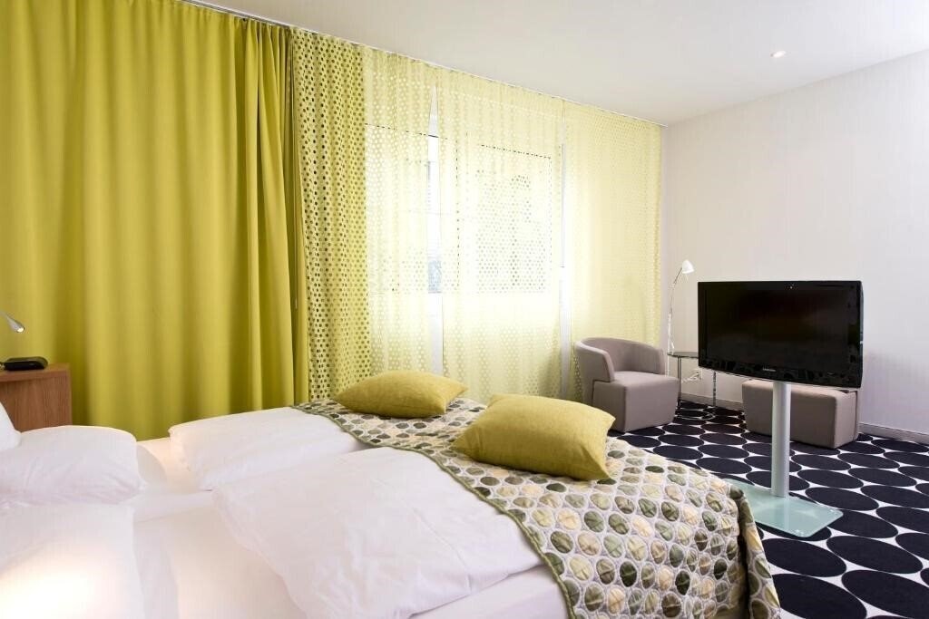 Отель Tryp By Wyndham Frankfurt 4*