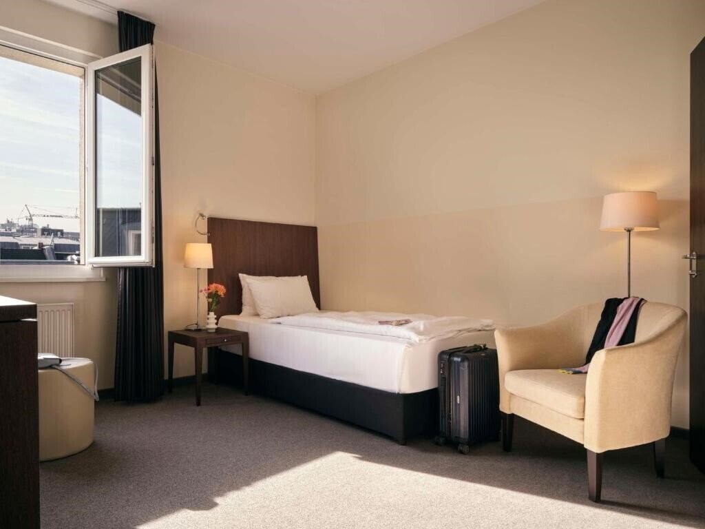 Фото Steigenberger Metropolitan 5*