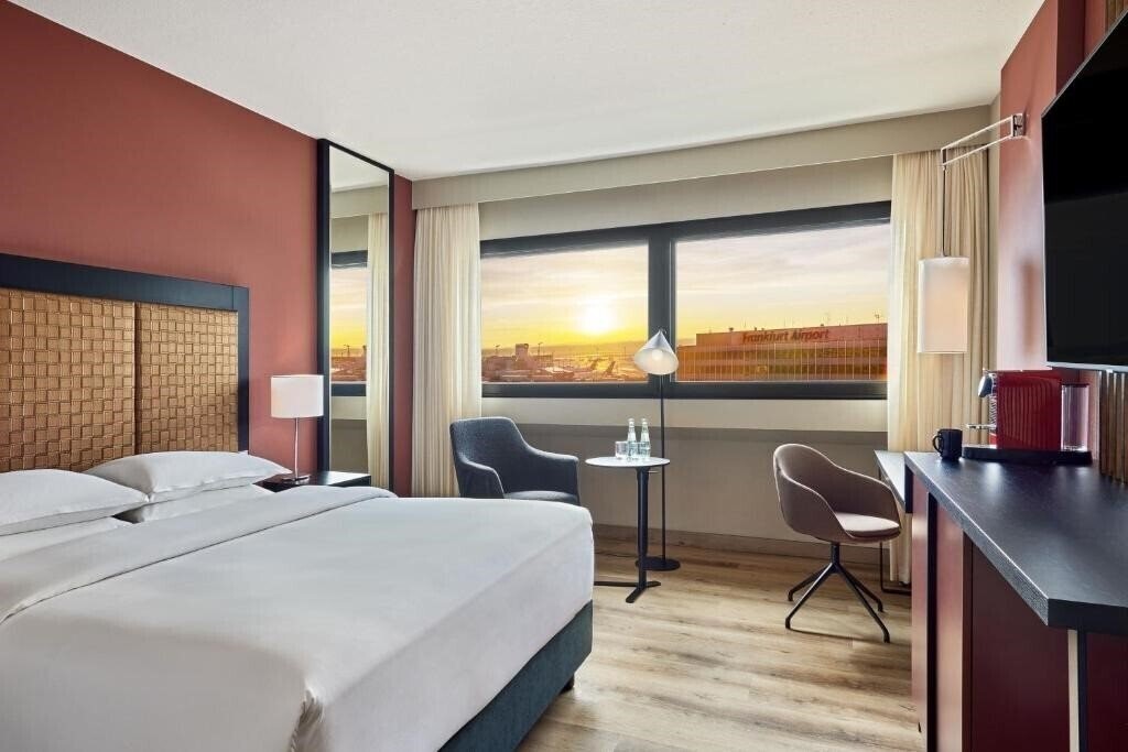 Готель Sheraton Frankfurt Airport Hotel & Conference Center 4*