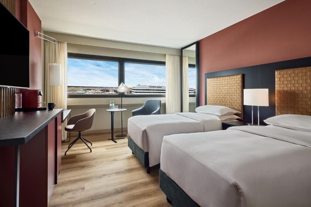 Фото Sheraton Frankfurt Airport Hotel & Conference Center 4*