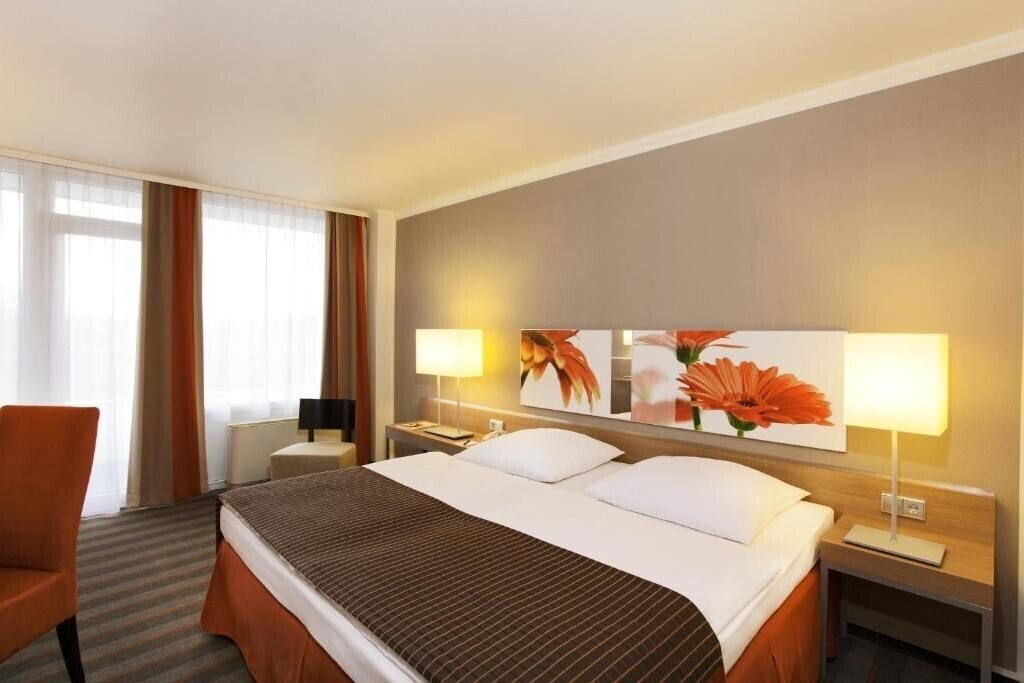 Готель Ramada Hotel Frankfurt Messe 4*
