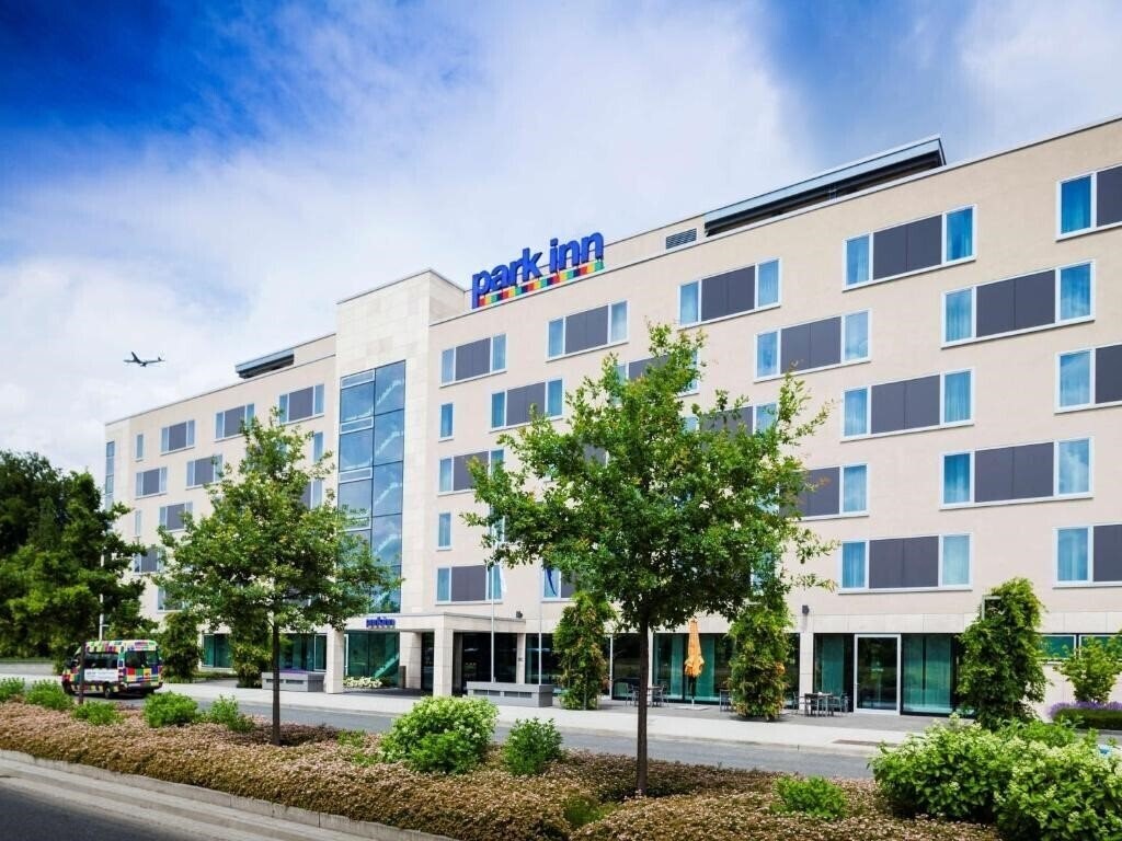 Фото Park Inn by Radisson Frankfurt Airport 3*