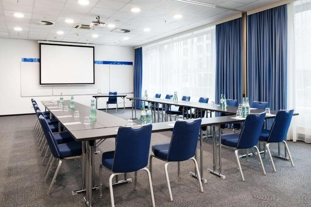 Картинка Park Inn by Radisson Frankfurt Airport 3*