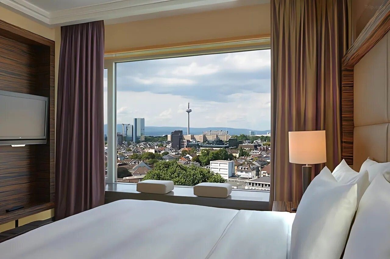 Готель Hilton Frankfurt City Centre 5*