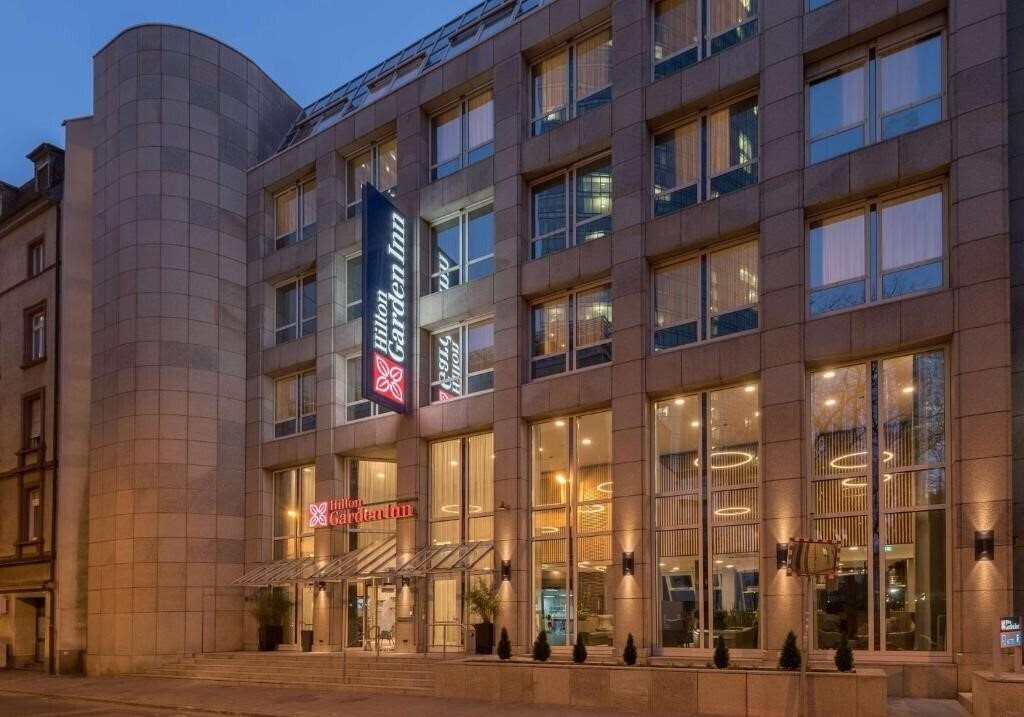 Отель Hilton Garden Inn Frankfurt City Centre 4*