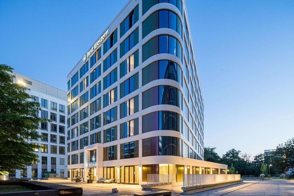 Готель Best Western Hotel Airport Frankfurt 4*