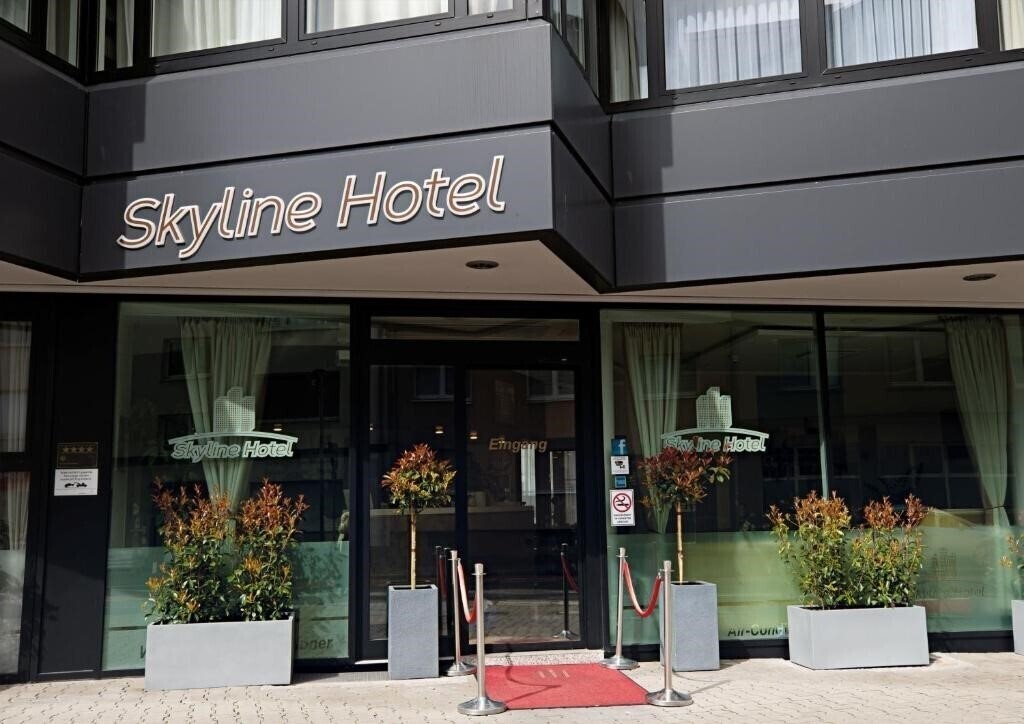 Готель Skyline Hotel 4*