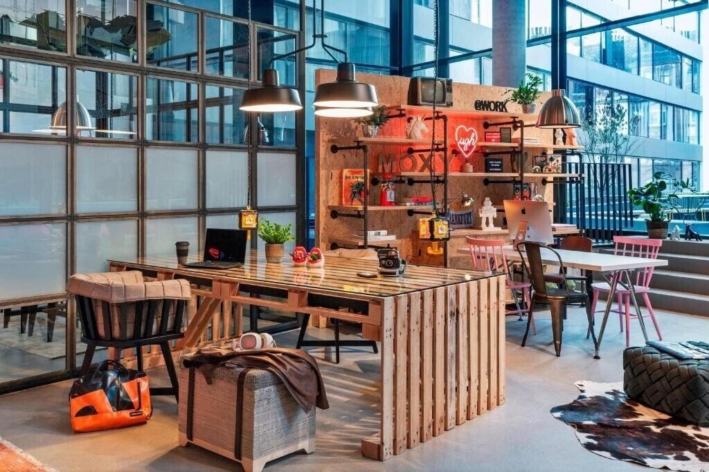 Картинка Moxy Frankfurt City Center 3*