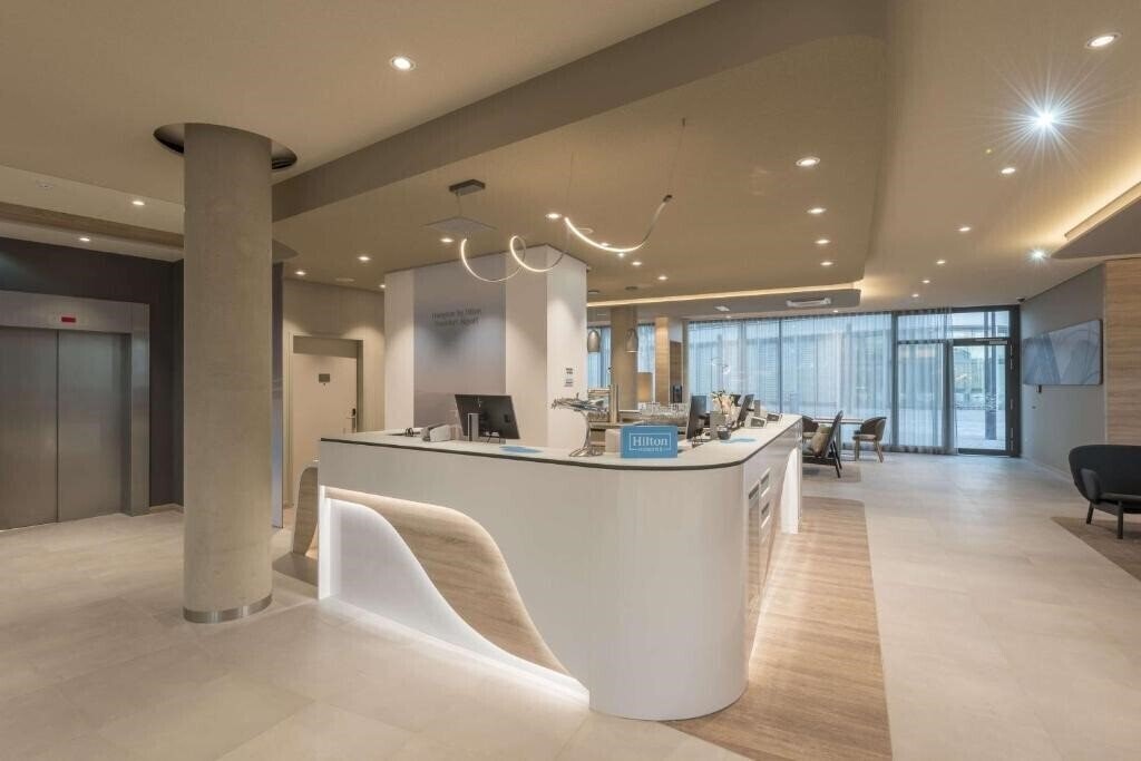 Фотографія Hampton by Hilton Frankfurt Airport 3*