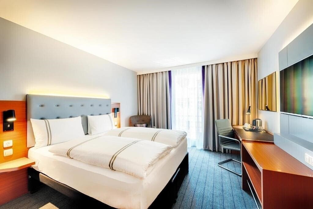 Фото Premier Inn Frankfurt City Europaviertel 3*