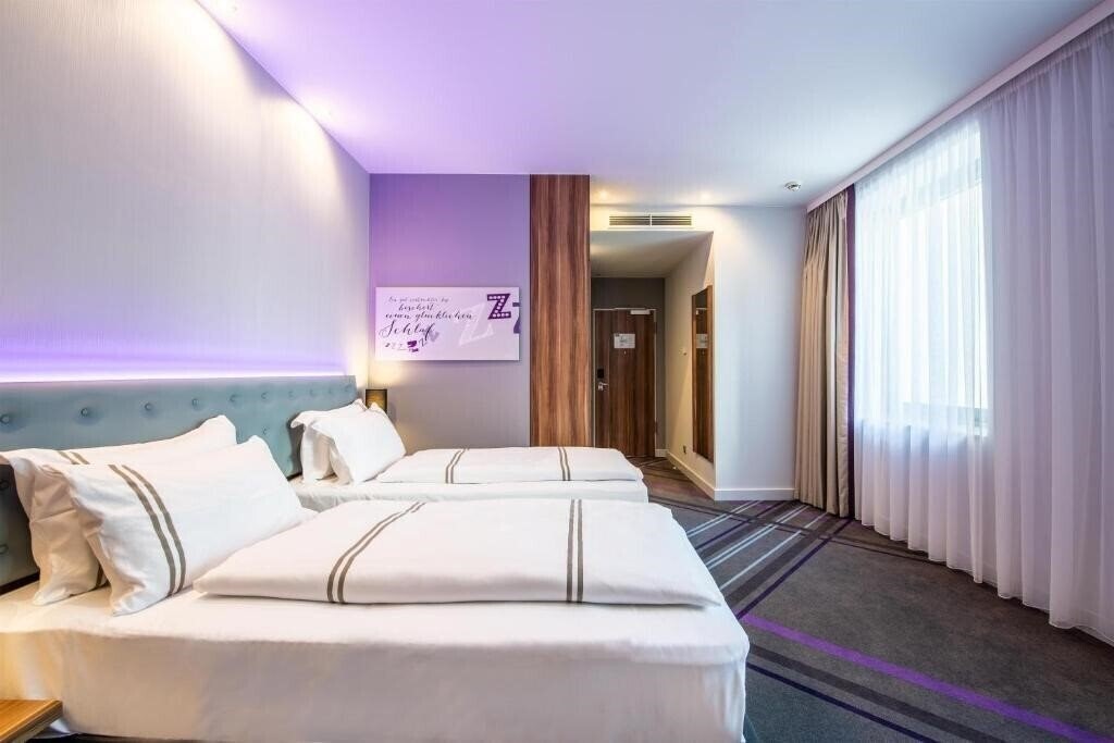 Фото Premier Inn Frankfurt City Centre 3*