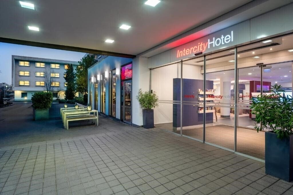 Отель Intercityhotel Frankfurt Airport 4*
