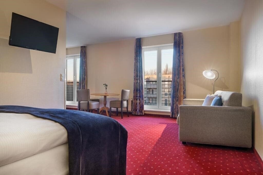 Изображение Hagemannn Novum Hamburg Hafen 4*