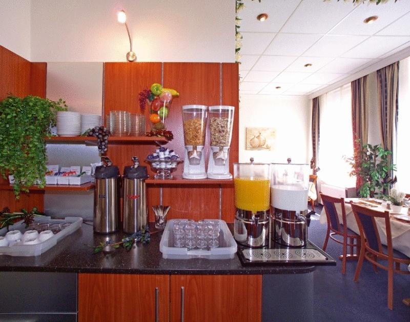 Зображення Lumen Am Hauptbahnhof 3*