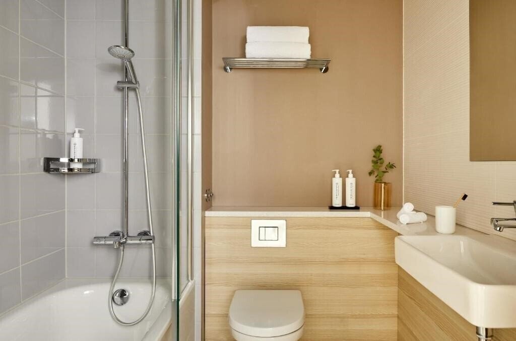 Готель Crowne Plaza Hamburg - City Alster 4*