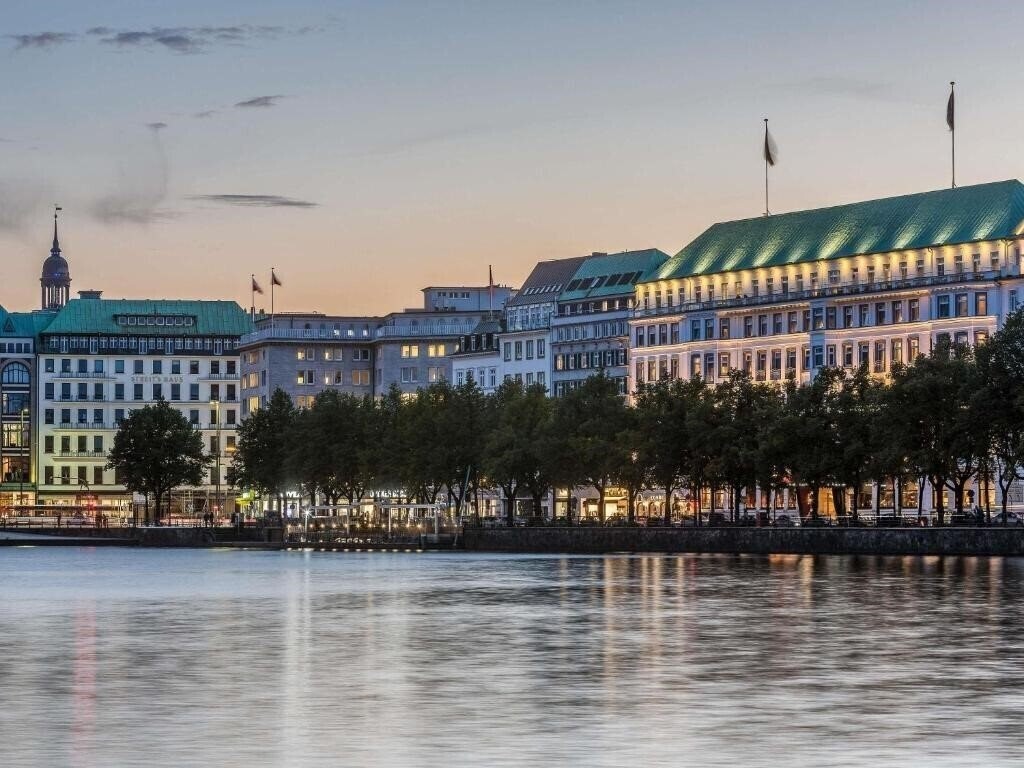 Фото Fairmont Vier Jahreszeiten 5*