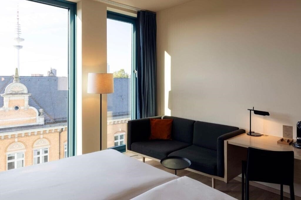 Картинка Scandic Hamburg Emporio 4*