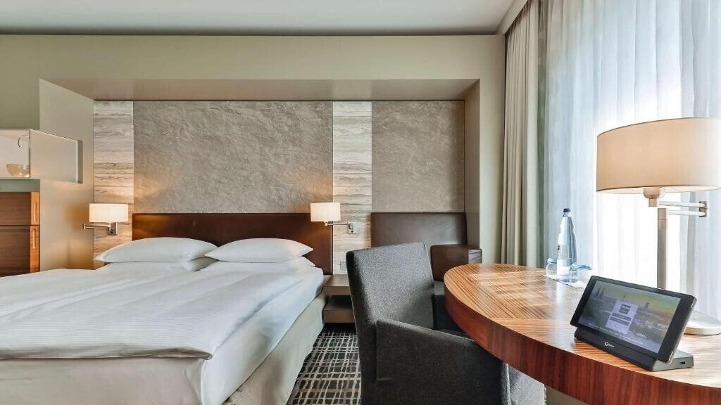 Фото Dorint Hotel Am Heumarkt Koln 5*