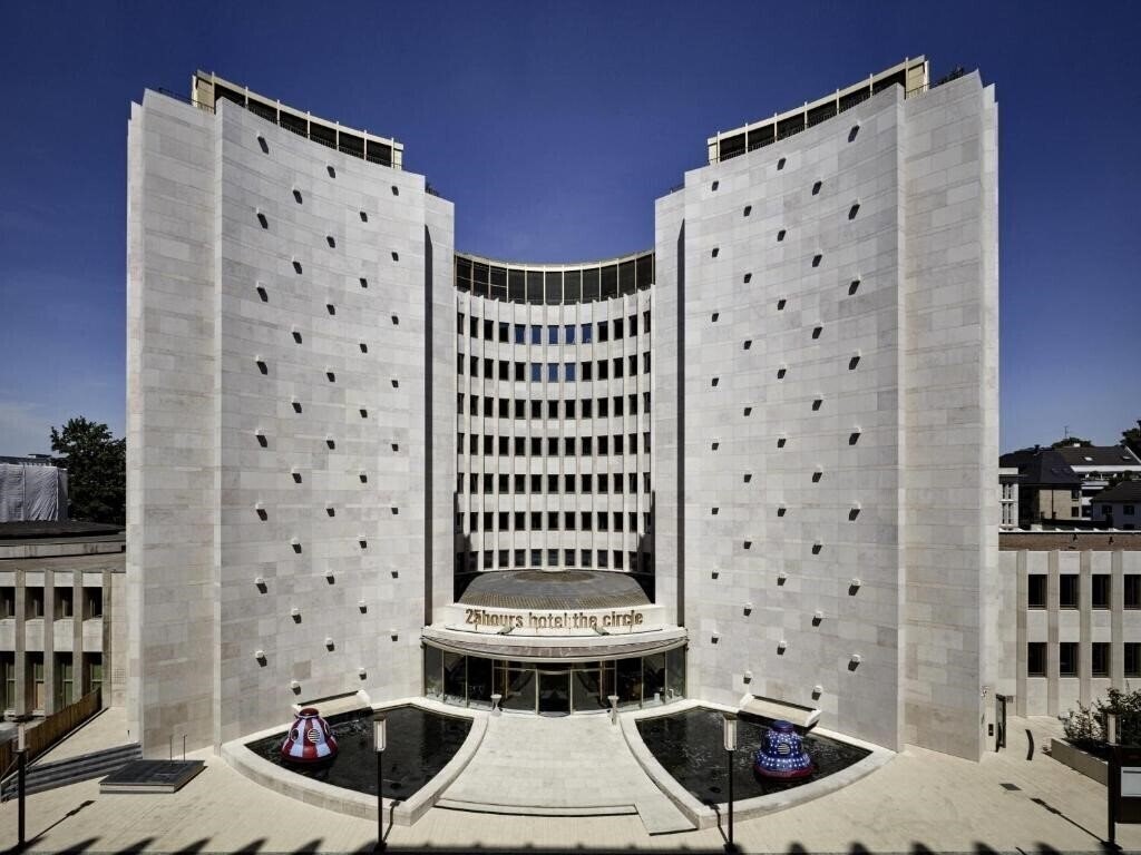 Готель 25hours Hotel The Circle 4*