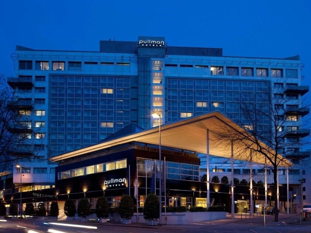 Готель Pullman Cologne 4*