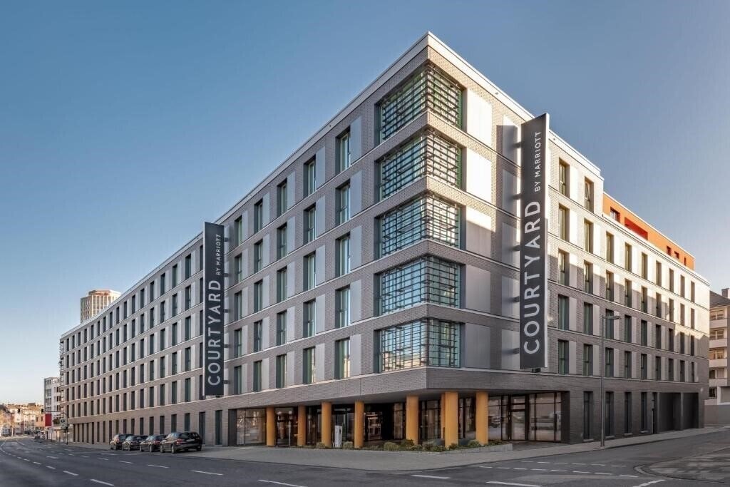 Готель Courtyard by Marriott Cologne 4*