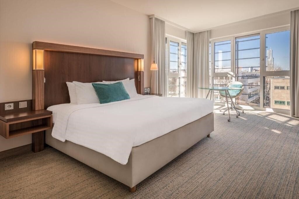 Фото Courtyard by Marriott Cologne 4*