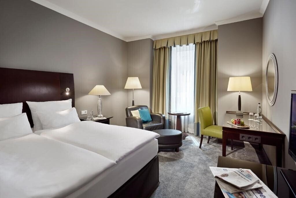 Готель Lindner Hotel Cologne City Plaza 4*