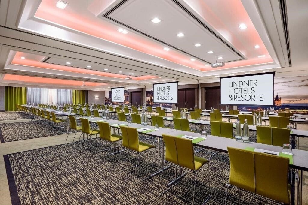 Картинка Lindner Hotel Cologne City Plaza 4*