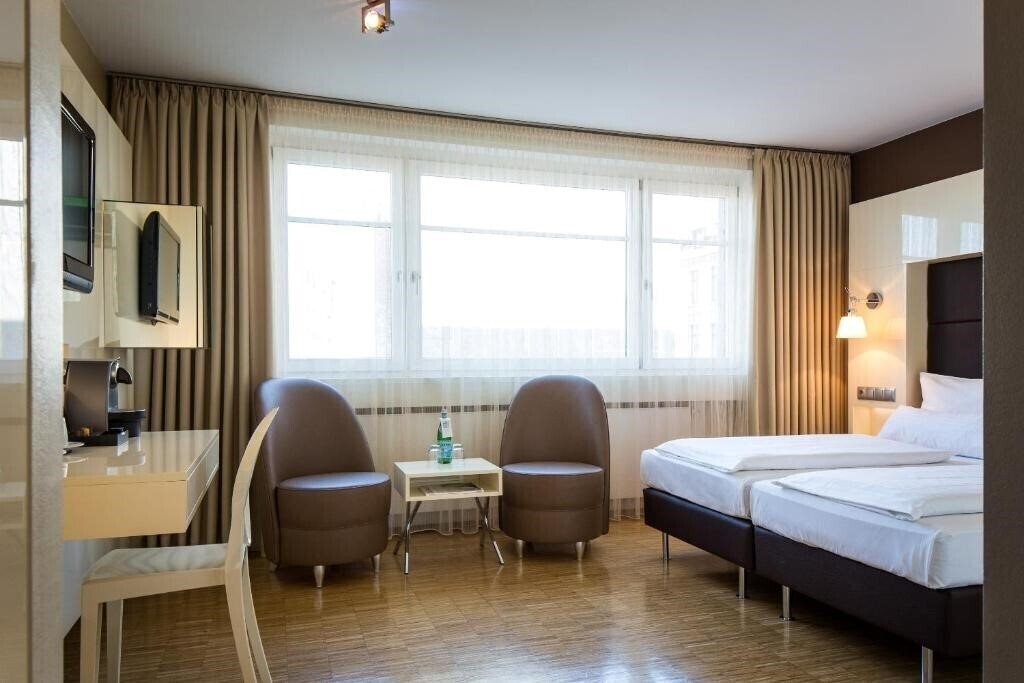 Фото Hotel Santo Cologne 4*