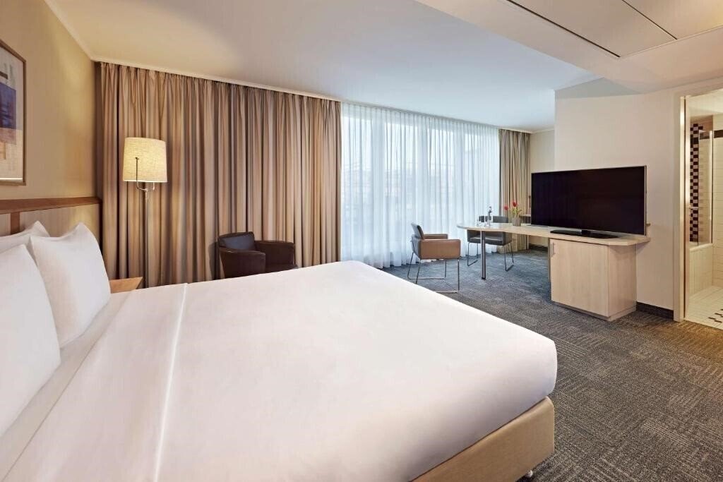 Фотографія Lindner Hotel Cologne Am Dom 4*