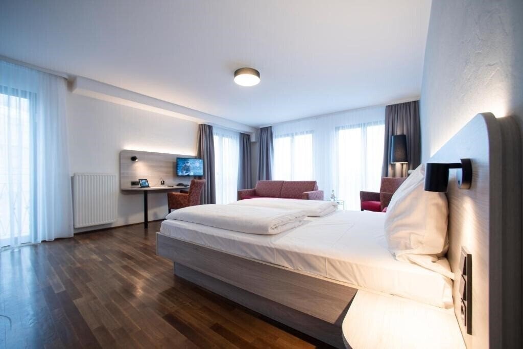 Готель Eden Hotel Fruh Am Dom 3*