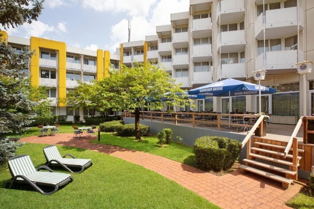 Фотографія Holiday Inn Munich South 4*