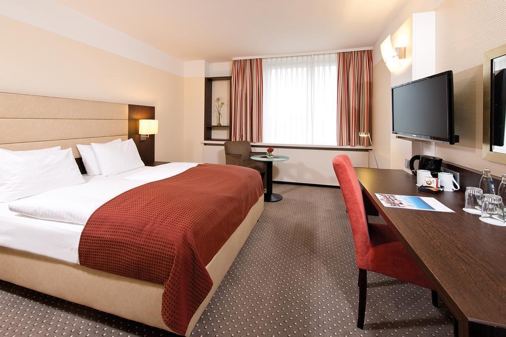 Отель Leonardo Hotel Munchen Arabellapark 4*