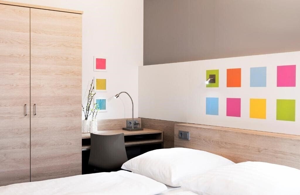 Готель Tessin 2*